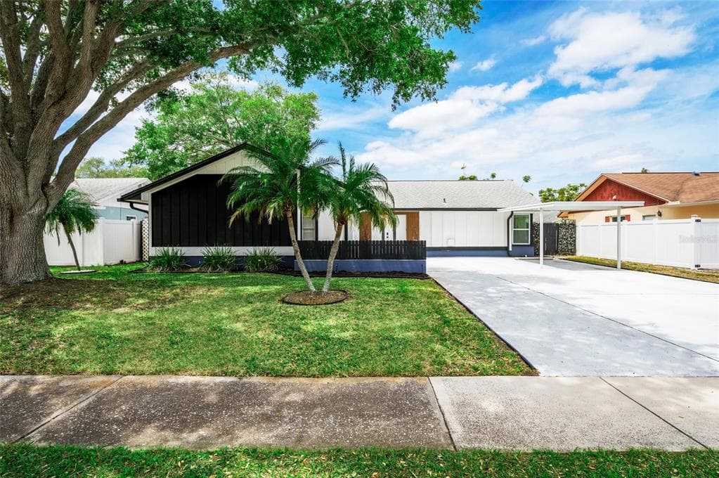 10064 82ND STREET SEMINOLE, FL 33777