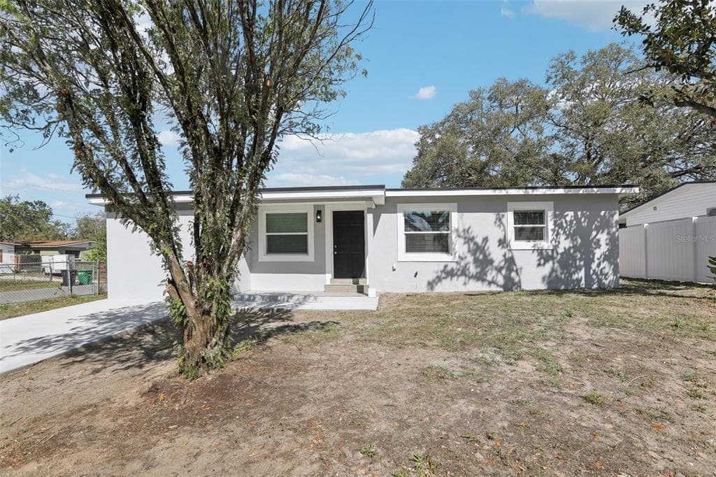 4208 E SANDALWOOD CIRCLE S TAMPA, FL 33617