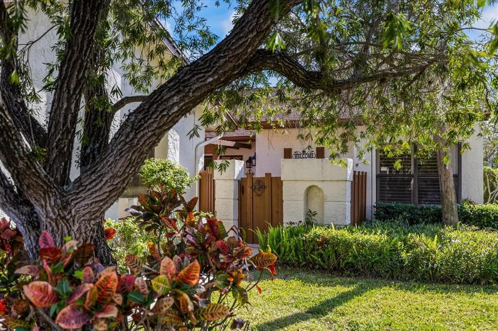 3066 PELICAN PLACE CLEARWATER, FL 33762