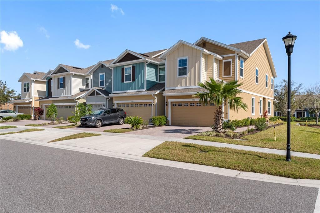 5786 SPOTTED HARRIER WAY LITHIA, FL 33547