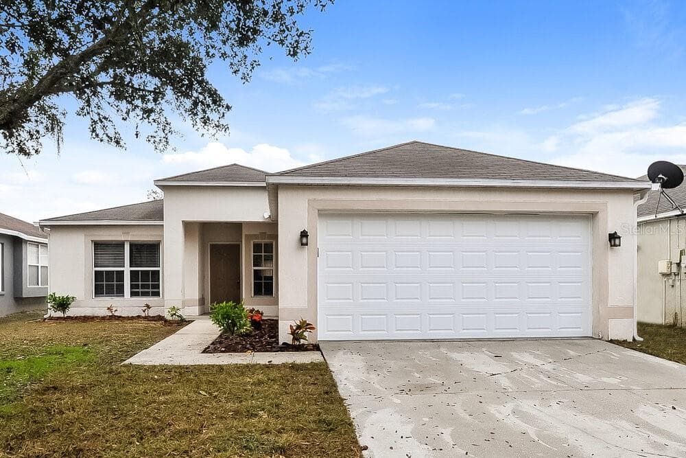 4715 LITTLE DENISE COURT VALRICO, FL 33594