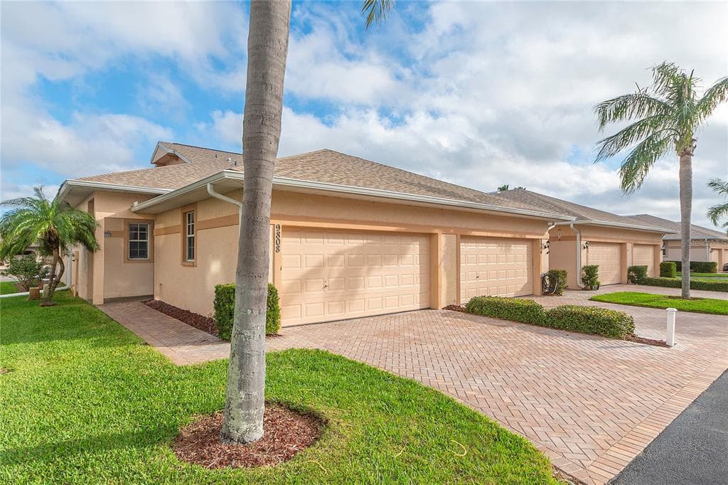 9808 62ND TERRACE N UNIT 9808 ST PETERSBURG, FL 33708