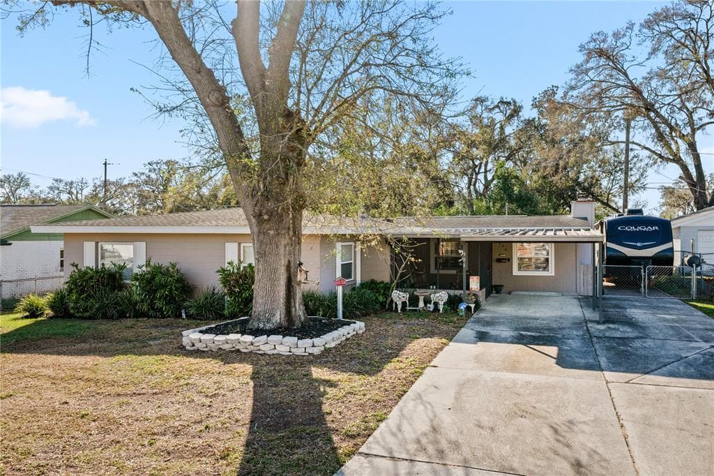 906 ALPINE DRIVE BRANDON, FL 33510