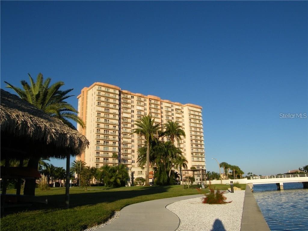 4900 BRITTANY DRIVE S UNIT 408 ST PETERSBURG, FL 33715