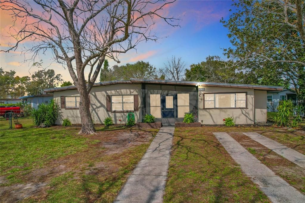 1625 CRYSTAL COURT E LAKELAND, FL 33801