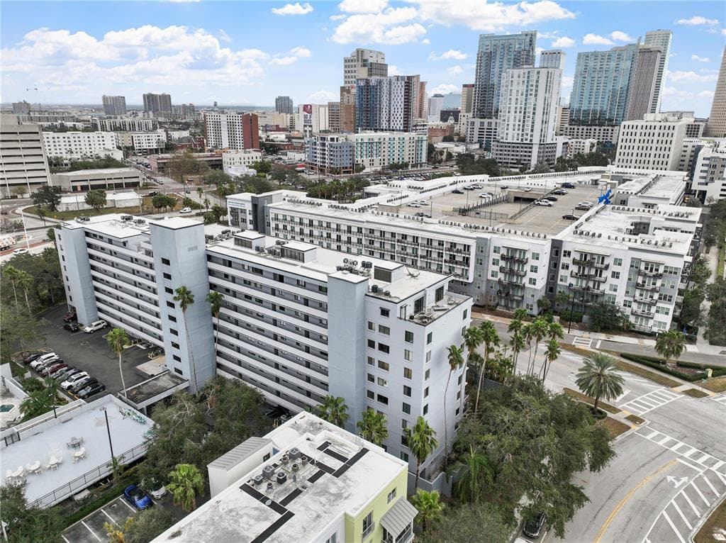 201 W LAUREL STREET UNIT 703 TAMPA, FL 33602