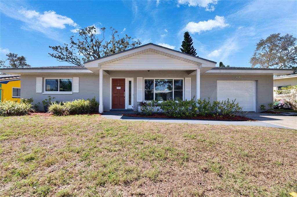 930 DUMONT DRIVE DUNEDIN, FL 34698