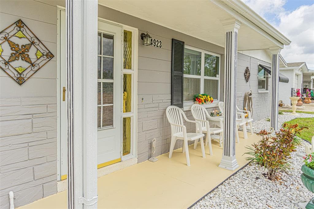 4923 GENESIS AVENUE HOLIDAY, FL 34690