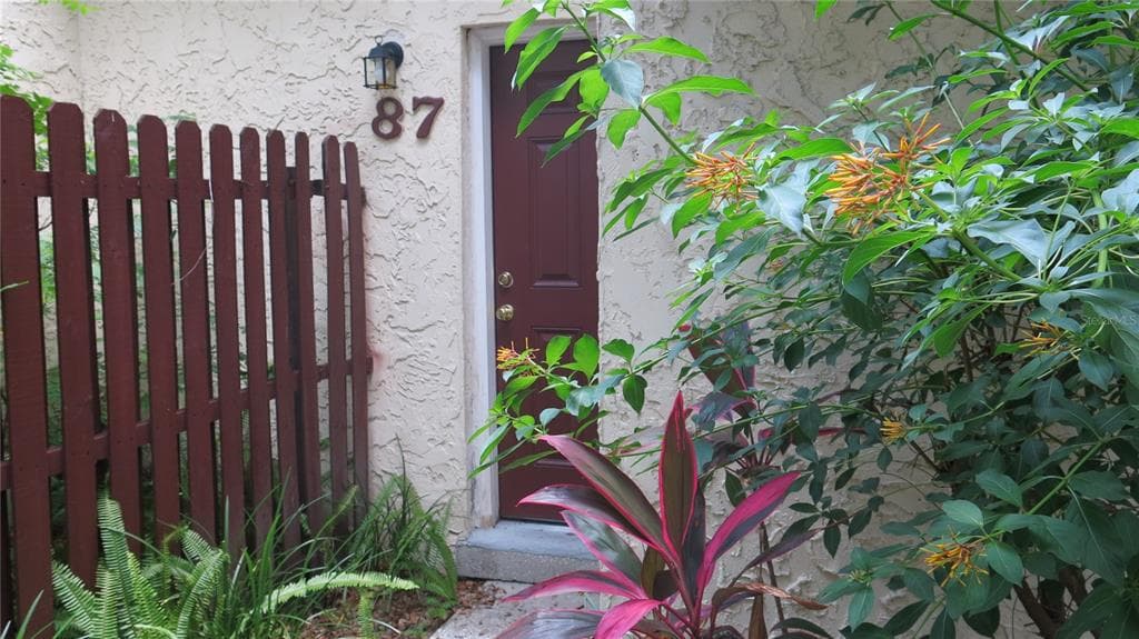 12425 TOUCHTON DR UNIT 87 TAMPA, FL 33617