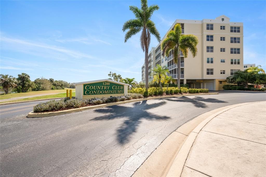 1200 COUNTRY CLUB DRIVE UNIT 4301 LARGO, FL 33771