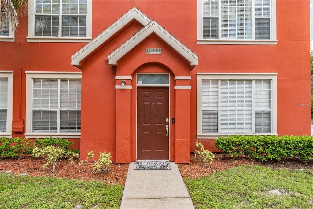 9222 LAKE CHASE ISLAND WAY UNIT 9222 TAMPA, FL 33626