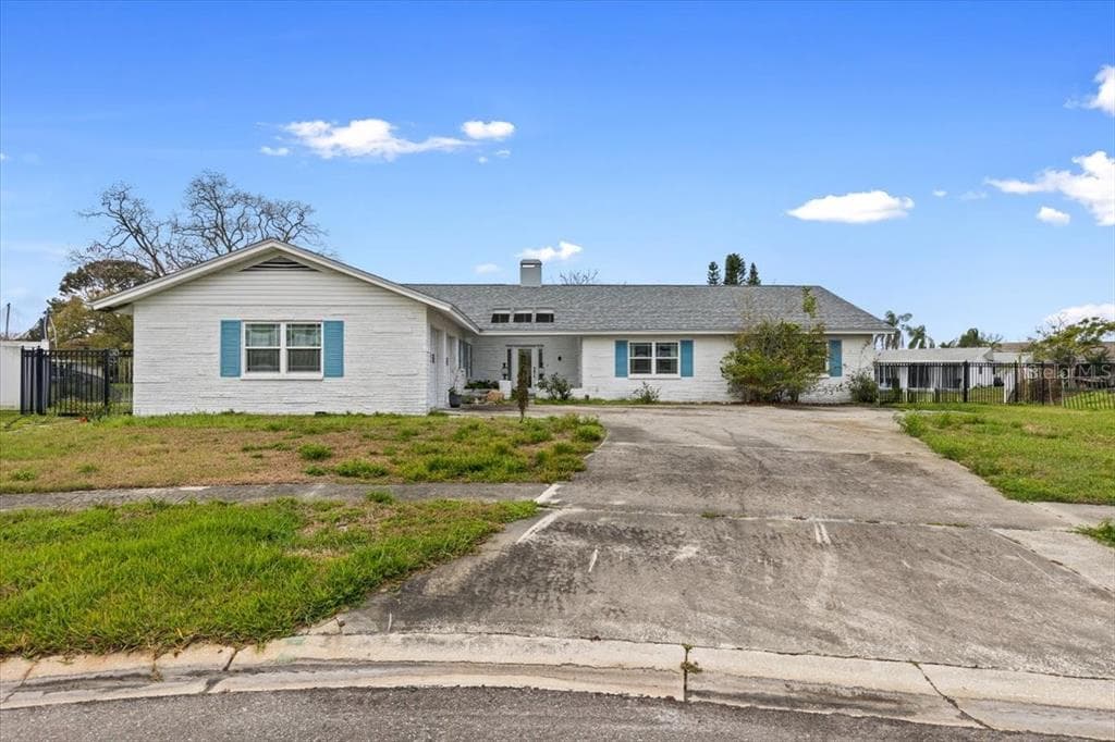 8468 FLAGSTONE DRIVE TAMPA, FL 33615
