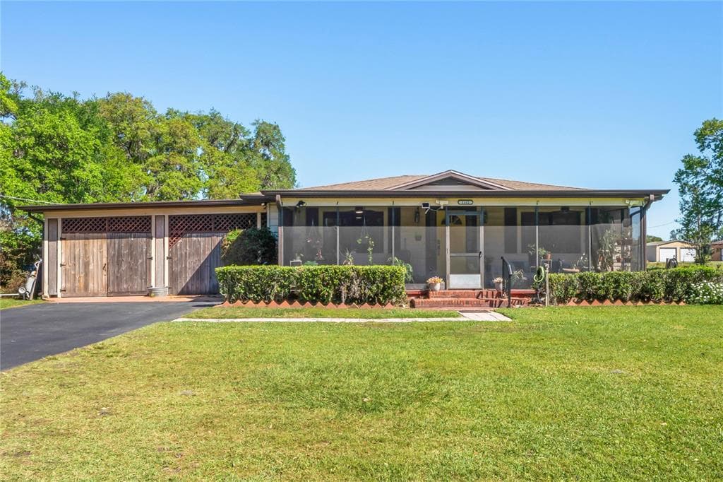 2102 W KNIGHTS GRIFFIN ROAD