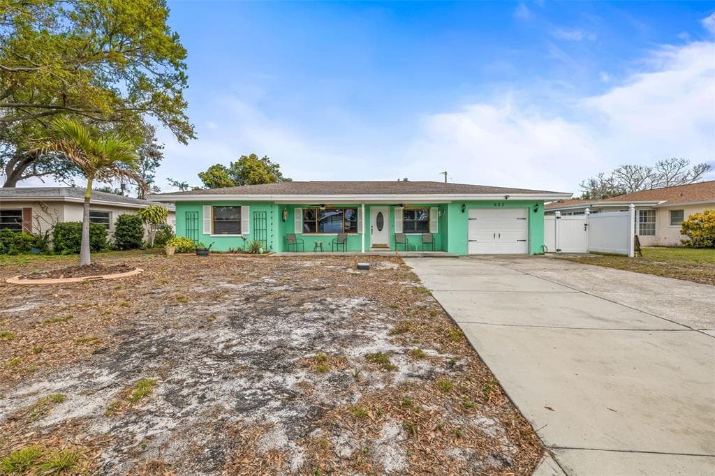 683 CIRCLE DRIVE E LARGO, FL 33770