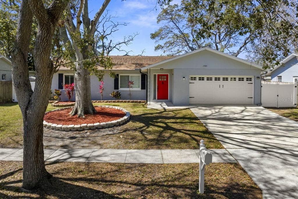 1582 SANDALWOOD DRIVE DUNEDIN, FL 34698
