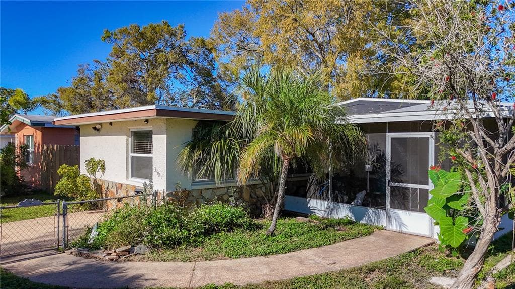 3501 BEECHWOOD TERRACE N PINELLAS PARK, FL 33781