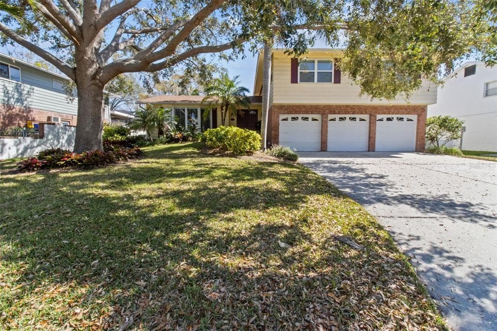 8555 140TH STREET SEMINOLE, FL 33776
