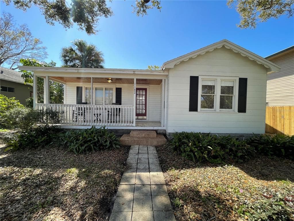 1182 25TH AVENUE N ST PETERSBURG, FL 33704