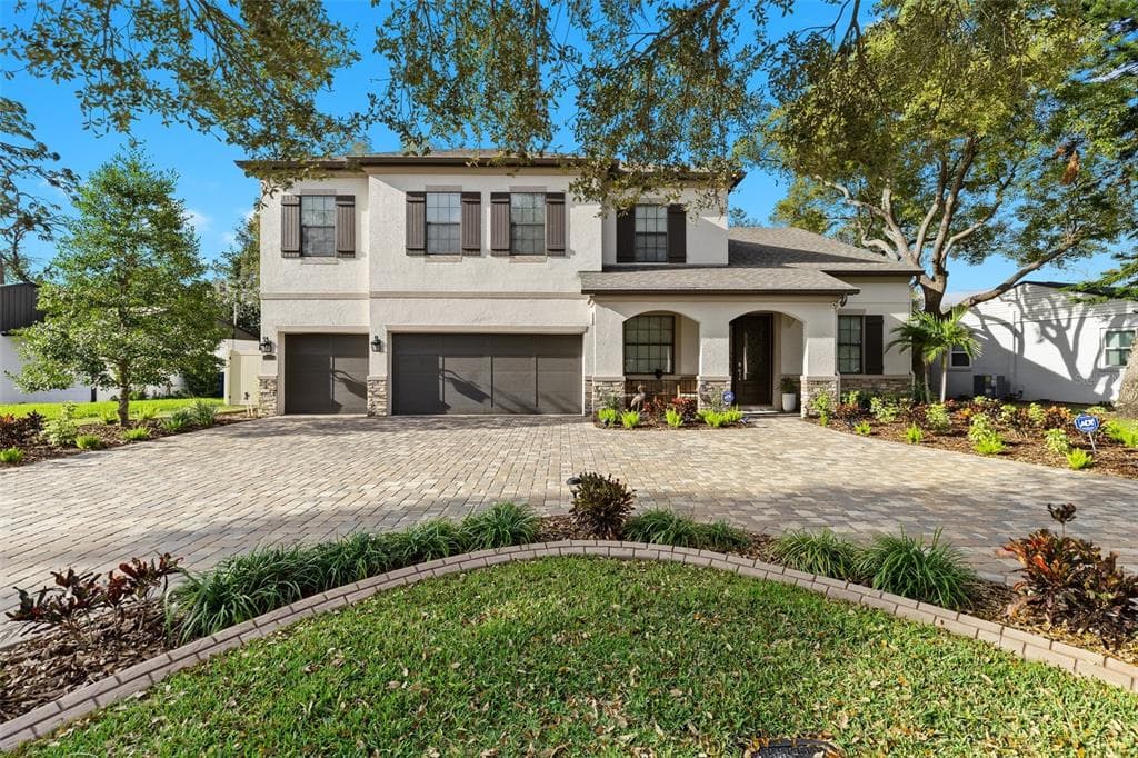 3605 E TAMPA CIRCLE TAMPA, FL 33629