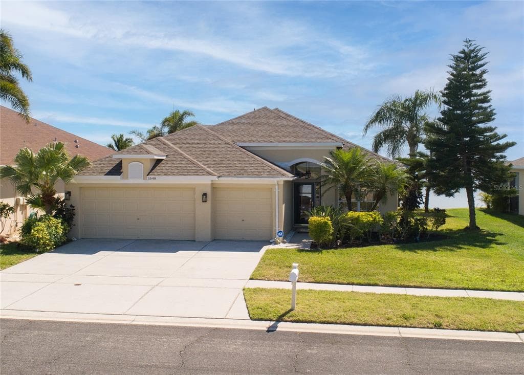 1648 MIRA LAGO CIRCLE