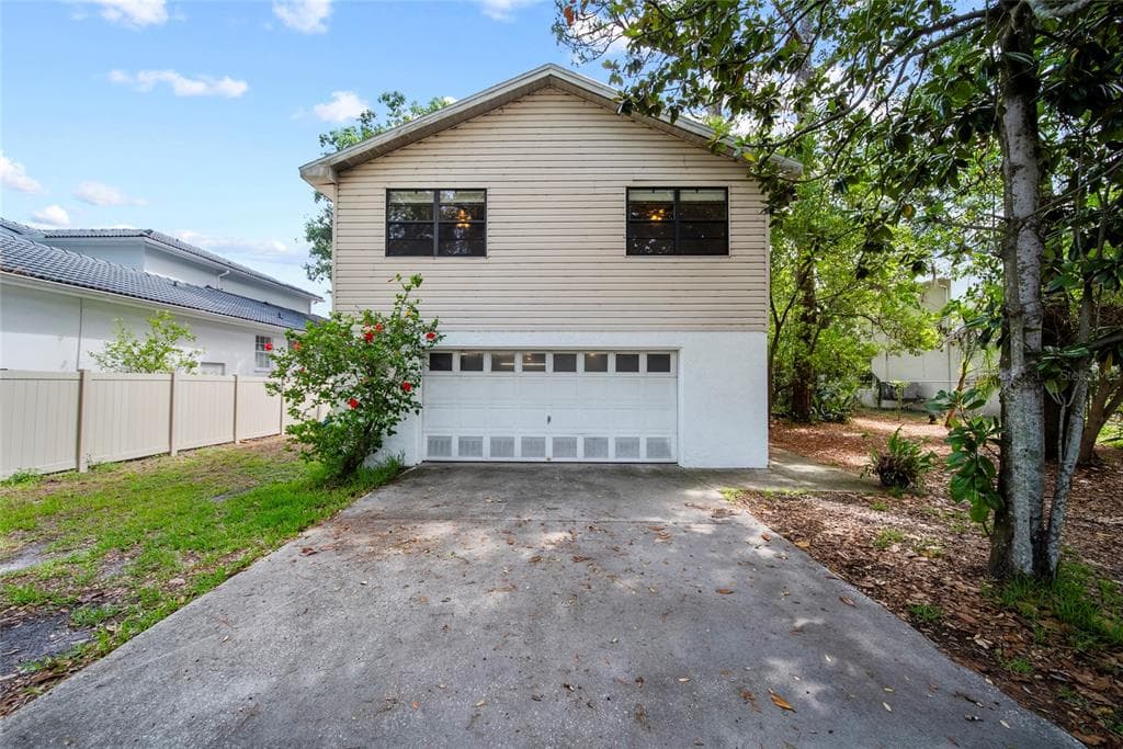 9811 MEMORIAL HIGHWAY TAMPA, FL 33615