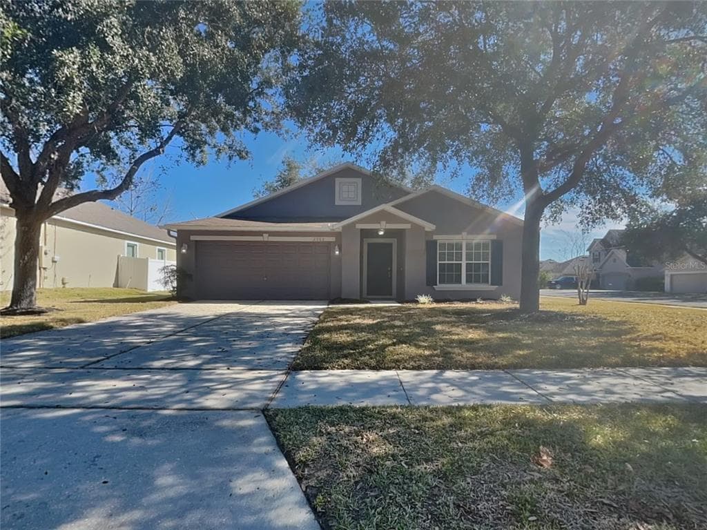 2366 MARTINS RUN TAVARES, FL 32778