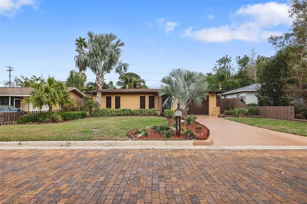 1787 PASADENA DRIVE DUNEDIN, FL 34698