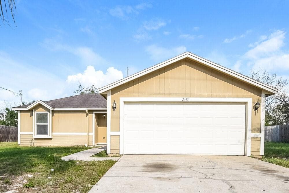 2493 COURTLAND BOULEVARD DELTONA, FL 32738