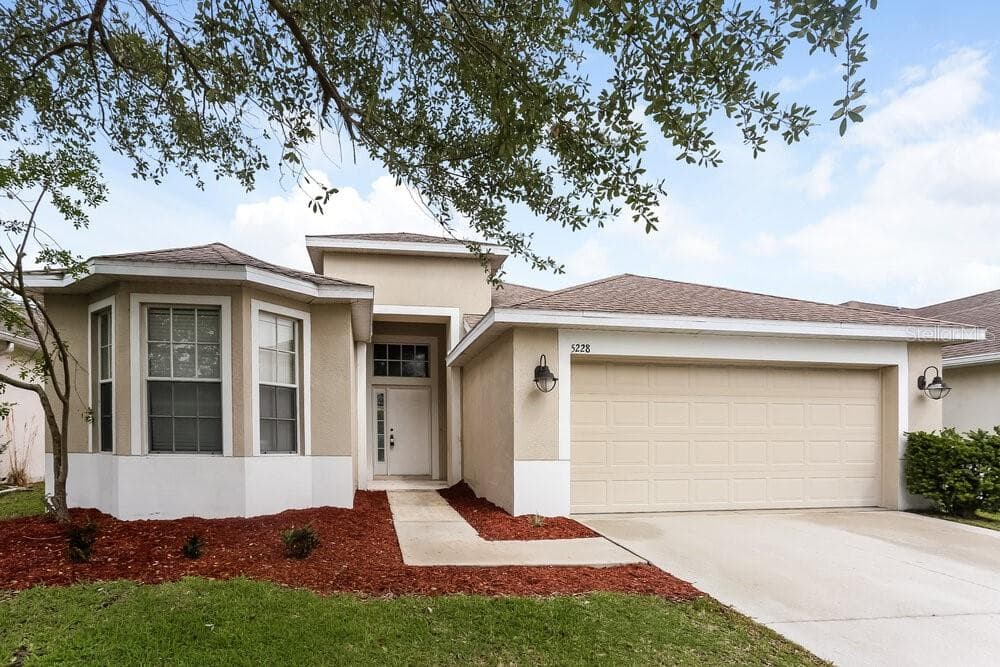 5228 CLOVER MIST DRIVE APOLLO BEACH, FL 33572