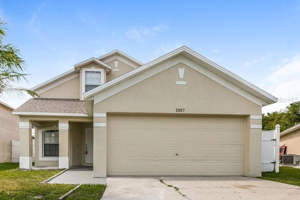 2207 SANTA LUCIA STREET KISSIMMEE, FL 34743