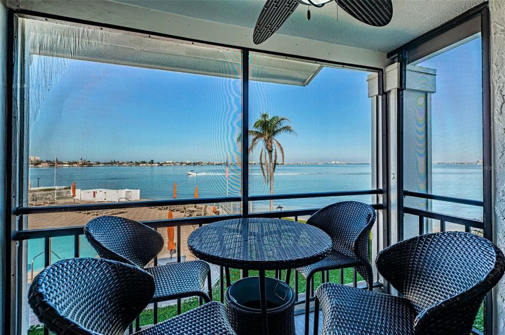 6211 SUN BOULEVARD UNIT 206 ST PETERSBURG, FL 33715