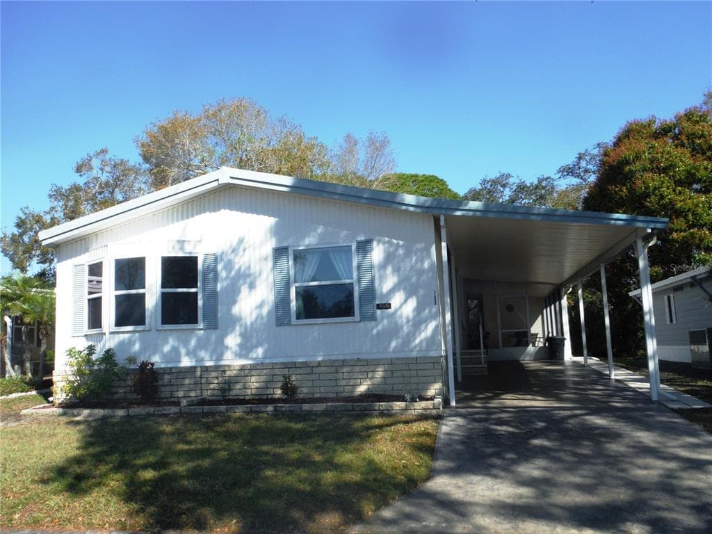 133 CLUBVIEW DRIVE UNIT 137 SAFETY HARBOR, FL 34695