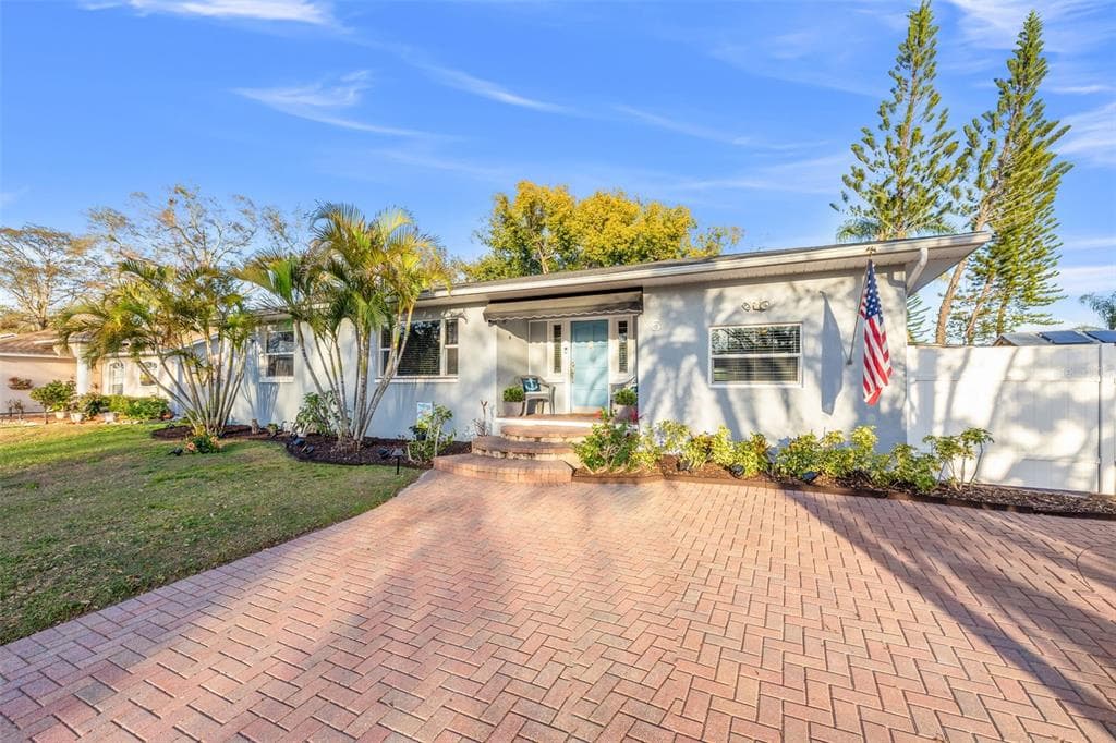 5 N JUPITER AVENUE CLEARWATER, FL 33755