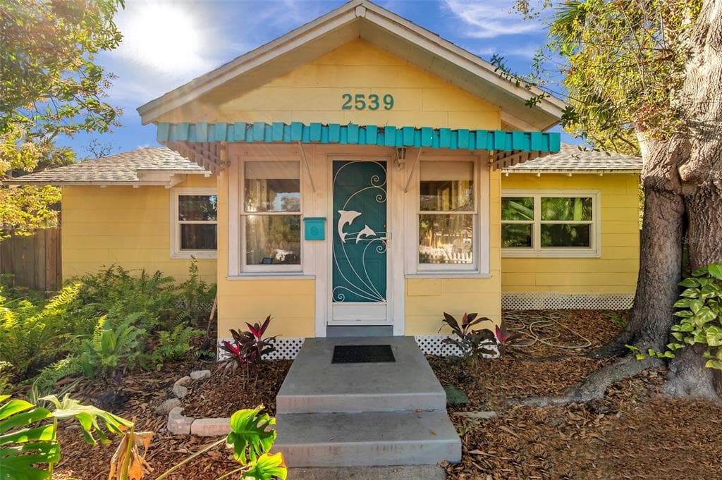 2539 44TH STREET S ST PETERSBURG, FL 33711