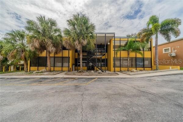 4021 N ARMENIA AVE UNIT 102 TAMPA, FL 33606