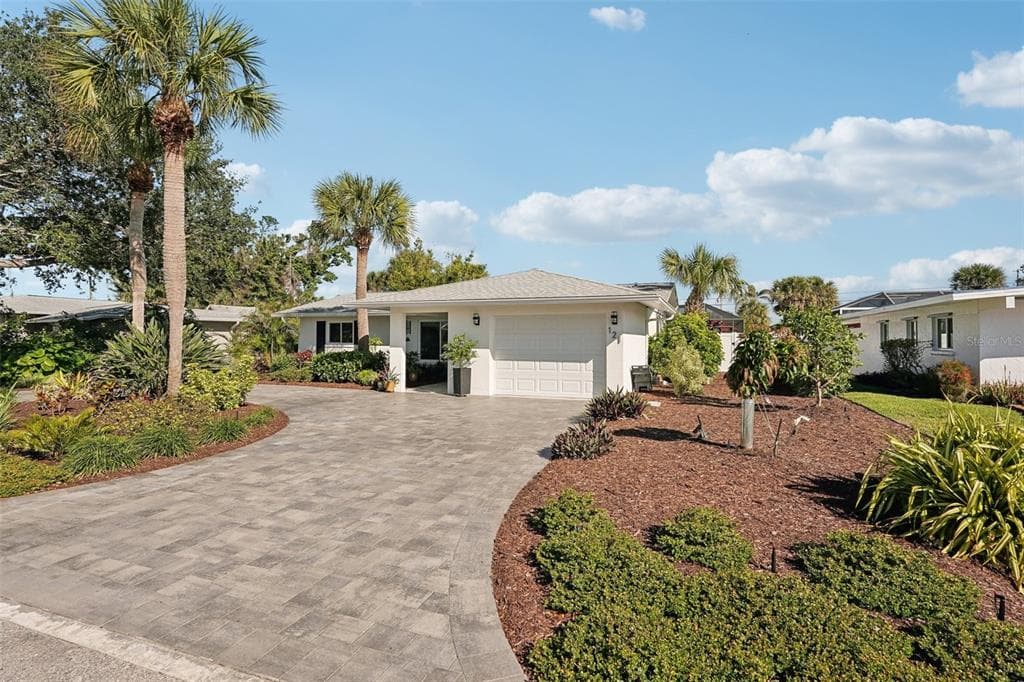 121 AURORA STREET E VENICE, FL 34285