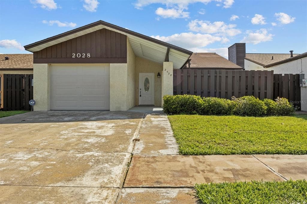 2028 KINGS CROSSING SW WINTER HAVEN, FL 33880