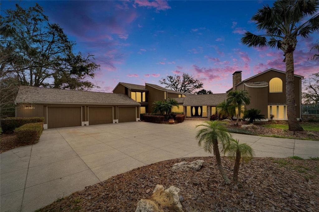 10301 RECLINATA LANE TAMPA, FL 33618