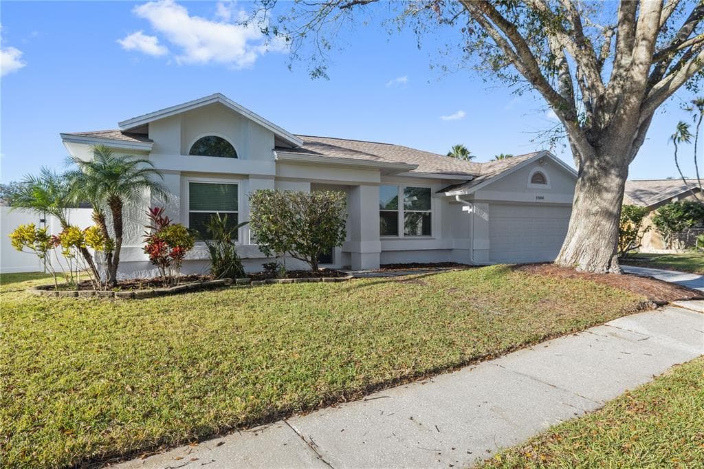 12050 STONE CROSSING CIRCLE TAMPA, FL 33635