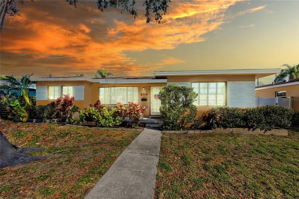 6719 3RD AVENUE N ST PETERSBURG, FL 33710