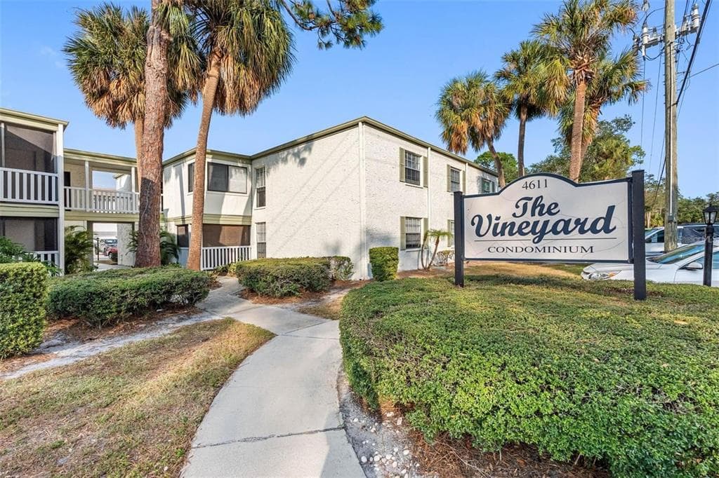 4611 W NORTH B STREET UNIT 123 TAMPA, FL 33609