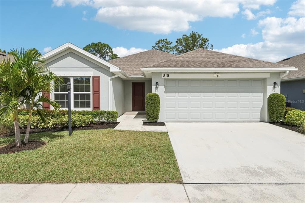 819 NE WHISTLING DUCK WAY PORT ST LUCIE, FL 34983