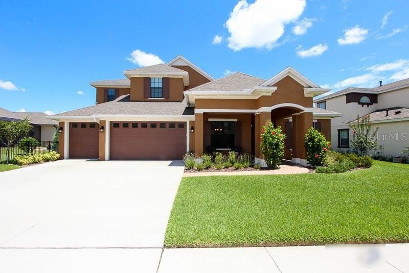15708 OAKLEAF RUN DRIVE LITHIA, FL 33547