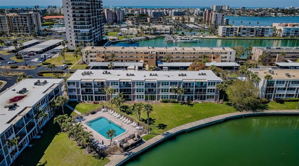 7405 BAY ISLAND DRIVE S UNIT 220 SOUTH PASADENA, FL 33707