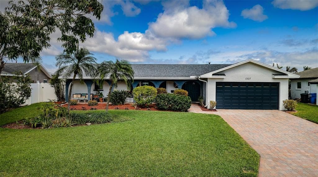 1327 51ST AVENUE NE ST PETERSBURG, FL 33703