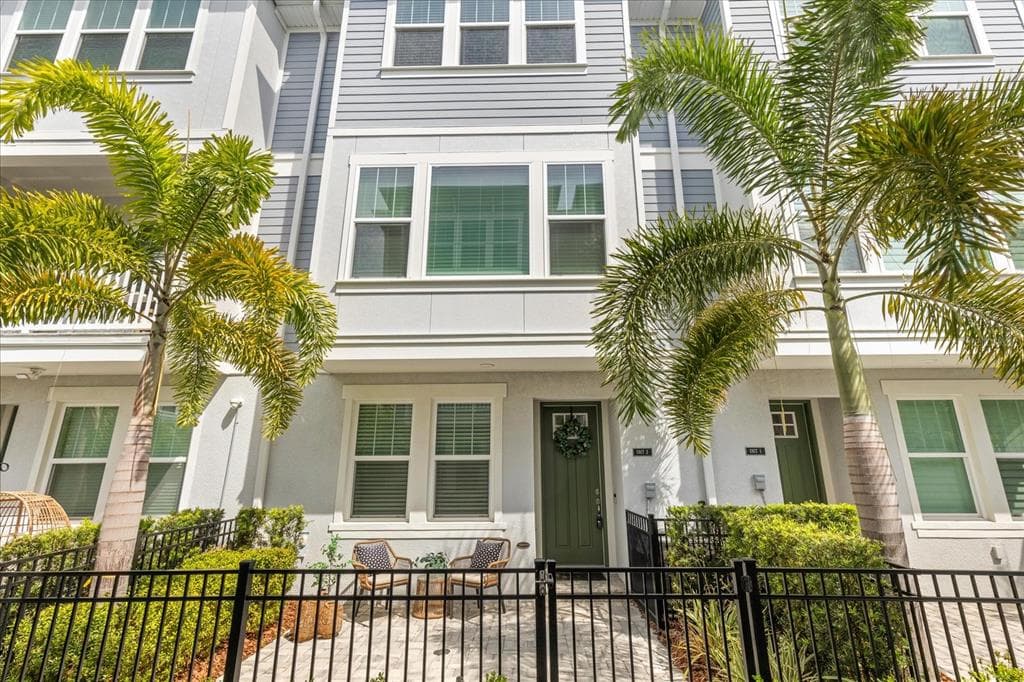206 S TAMPANIA AVENUE UNIT 2 TAMPA, FL 33609