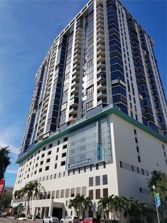 1 BEACH DRIVE SE UNIT 2312 ST PETERSBURG, FL 33701