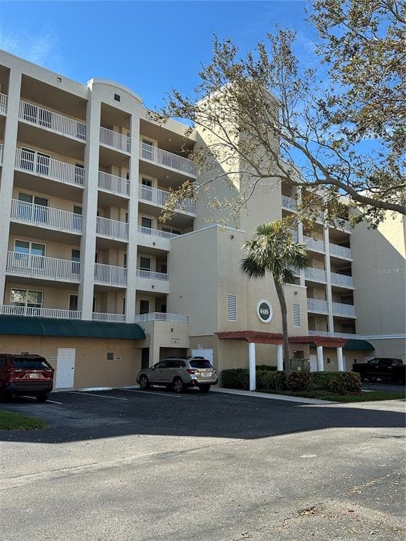 6425 SHORELINE DRIVE UNIT 10506 ST PETERSBURG, FL 33708