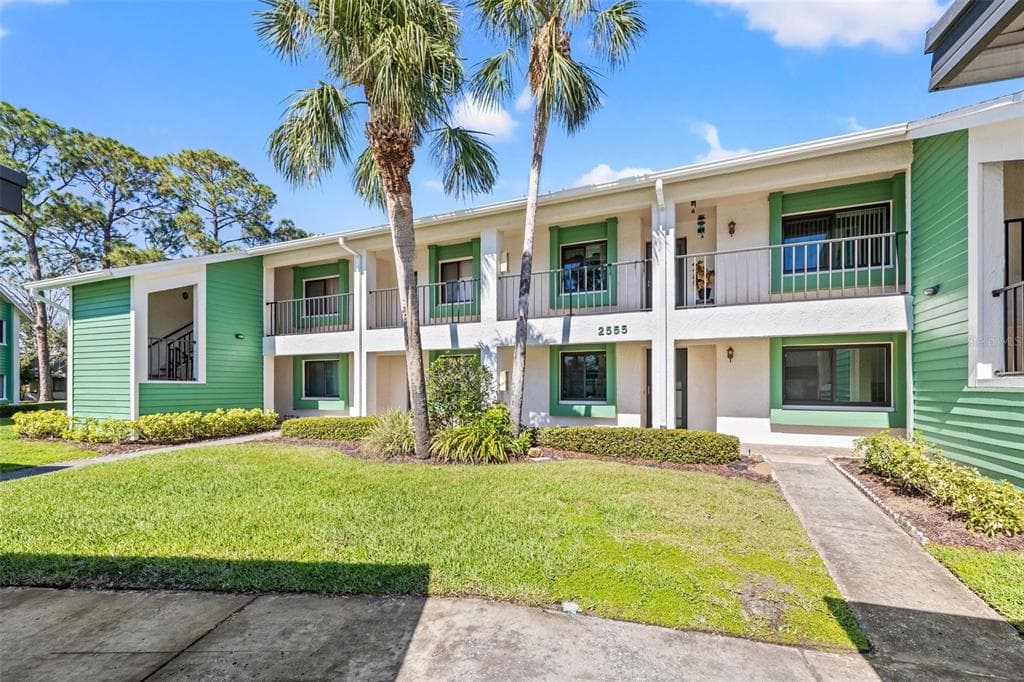 2555 ROYAL PINES CIRCLE UNIT 15C CLEARWATER, FL 33763