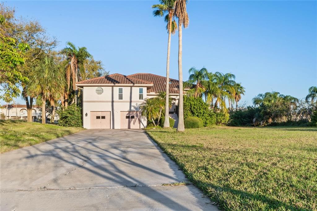 5240 WESTSHORE DRIVE NEW PORT RICHEY, FL 34652